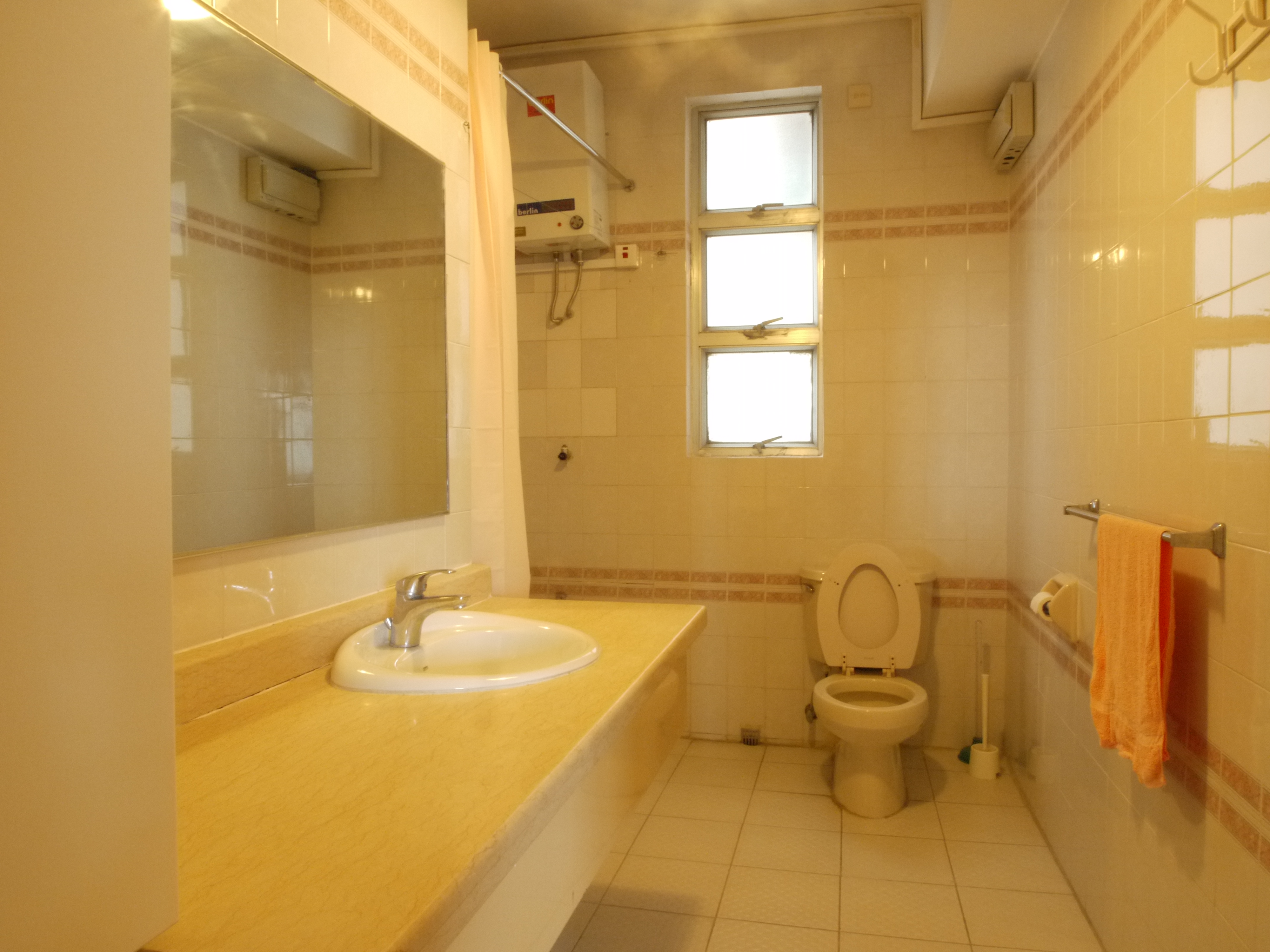 Bathroom 1-1